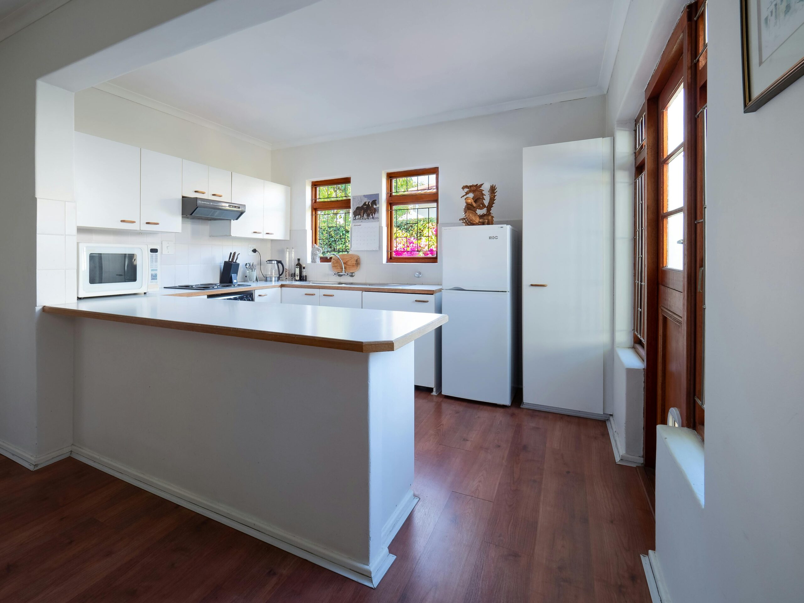 Home pexels jvdm 3753437